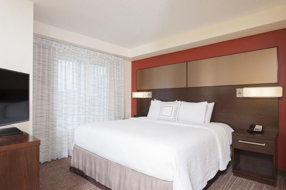Residence Inn By Marriott Bloomington Exterior photo